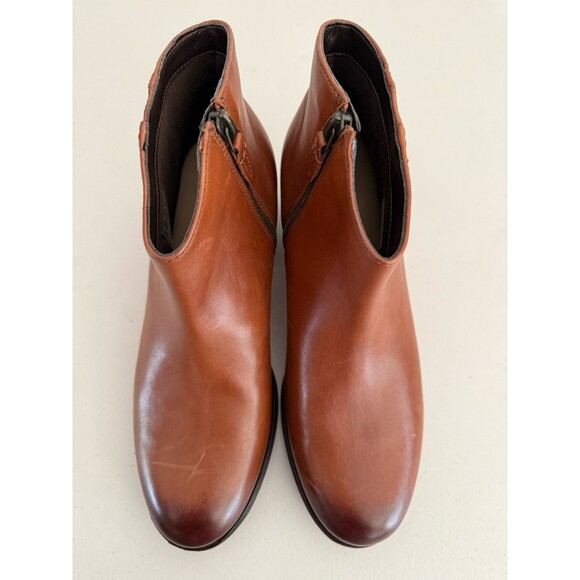 Clarks Maypearl Fawn  Ankle Boots Women Size 9  Brown Leather Block Heel - Picture 5 of 10